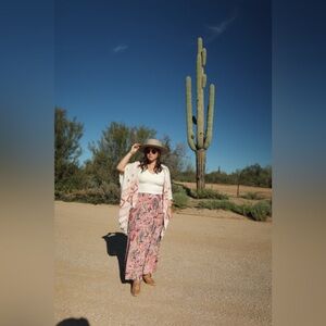 Beige Wool Gambler Hat – Western Felt Hat with feather hat pin